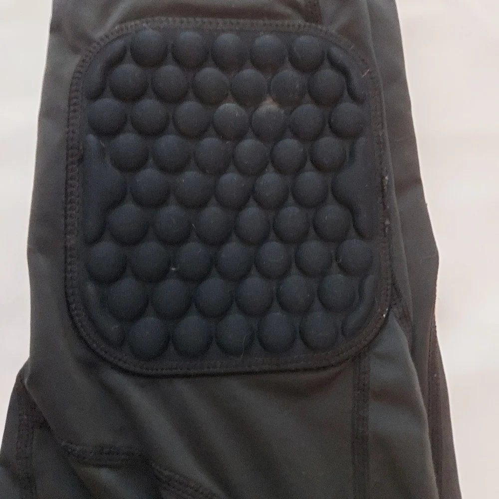 Basketball Compression Tights with Knee Pads. - Picture 4 of 7